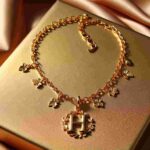 Goldene Kette Mit Buchstaben Anhänger